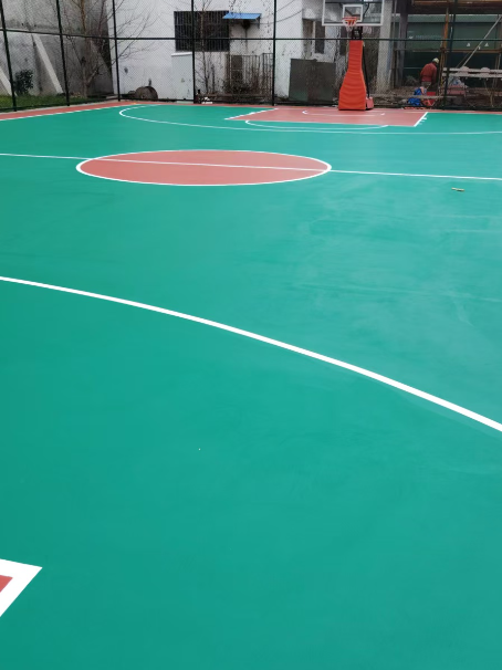 固始 球场长期使用易出现地面开裂